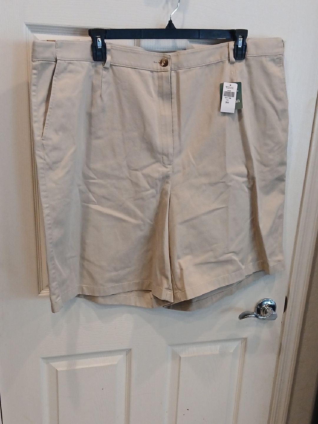 Classic Women's Khaki Shorts - Casual Chino Style